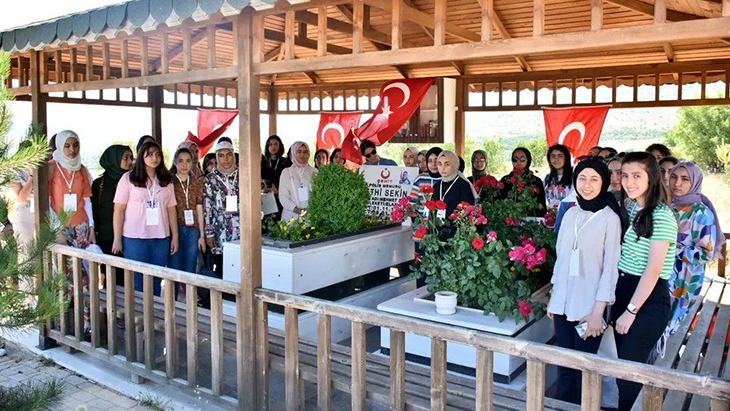 Hataylı gençler Elazığ'ı gezdi