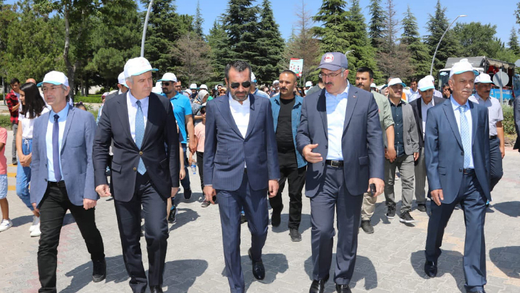 'Haydi Elazığ, Koruyucu Aile Olalım' yürüyüşü